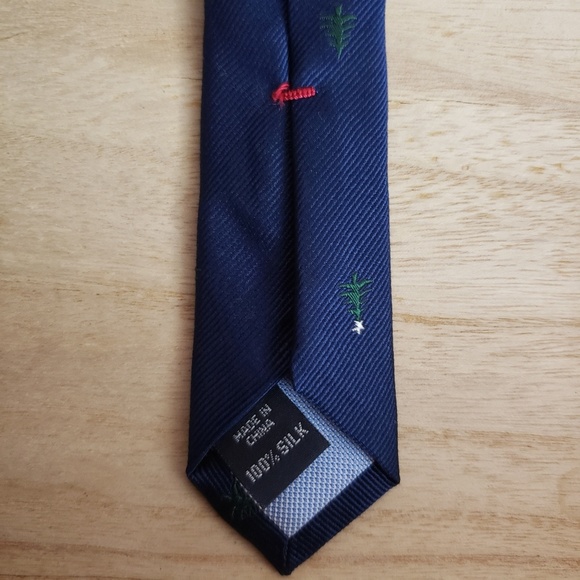 Mens Tommy Hilfiger Blue Christmas Tie 100% Silk - Picture 2 of 4